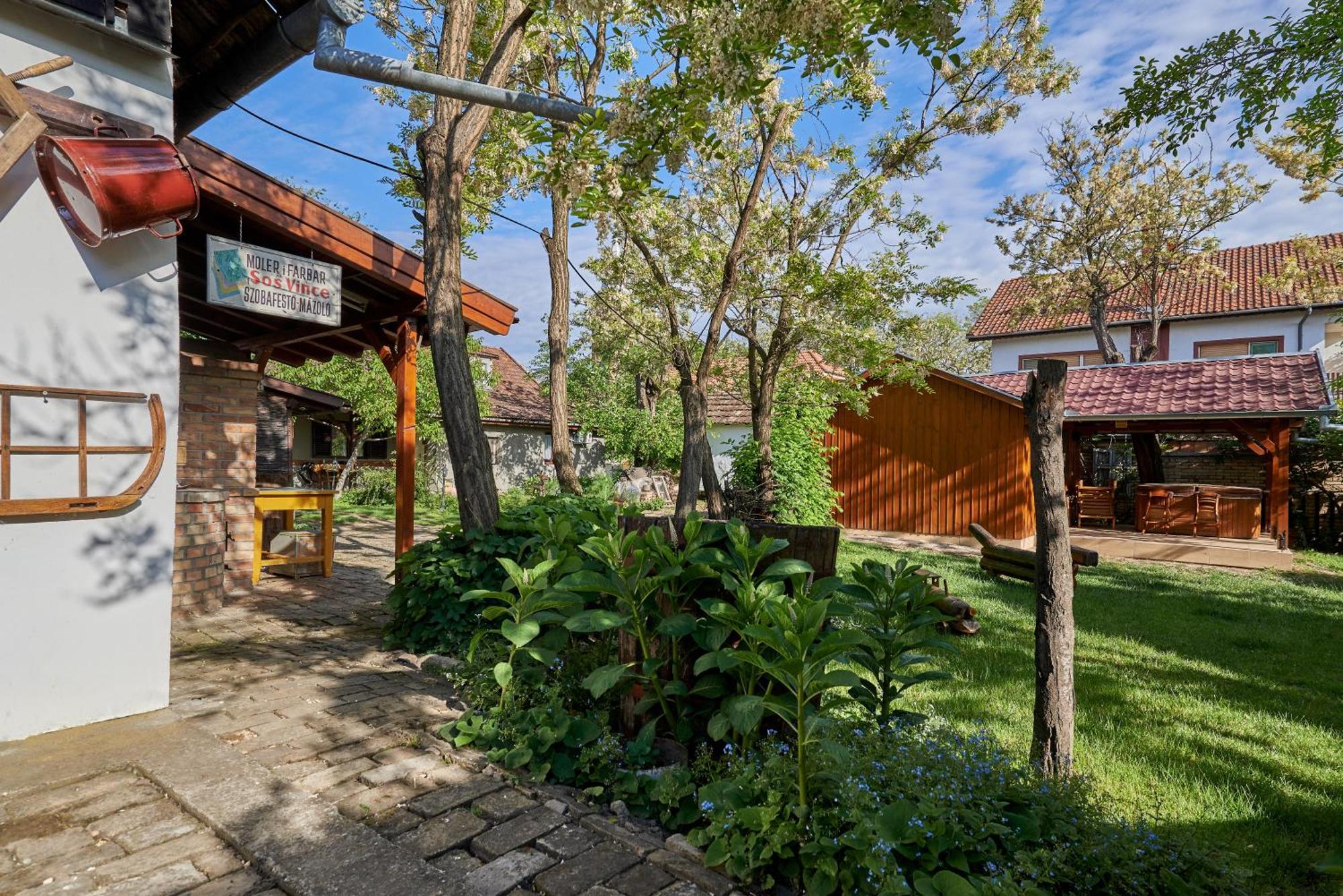 Ana Guesthouse Senta Exterior photo